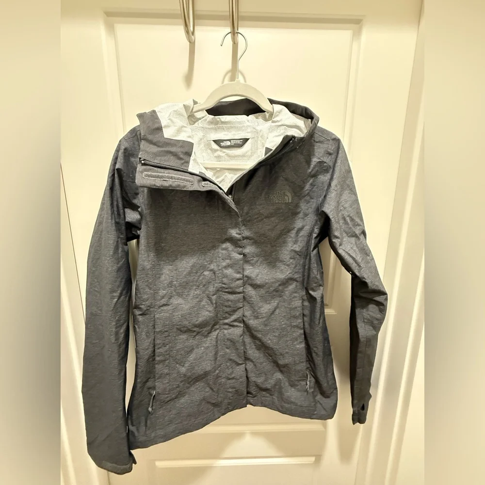 North Face. Women’s Dryvent Rain Jacket. Dark Gray Heather. Size Small._6